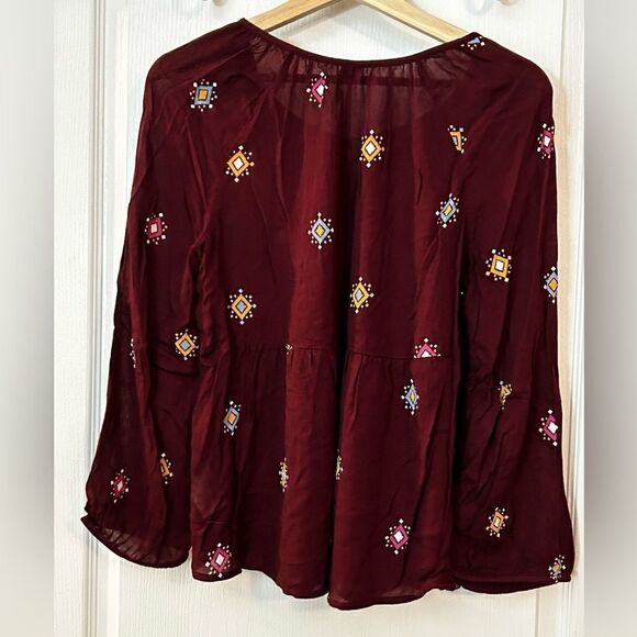 Old Navy Women’s Medium red geometric boho sexy swing Blouse - NWT peasant top - Picture 2 of 9